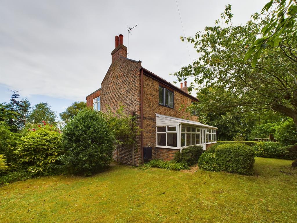 Main Road, Thorngumbald, HU12 5 bed detached house for sale £439,500