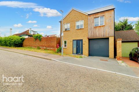 3 bedroom detached house for sale - Regal Close, Chelmsford