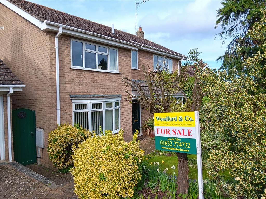Vine Close, Oundle, Northamptonshire... 4 bed detached house £610,000