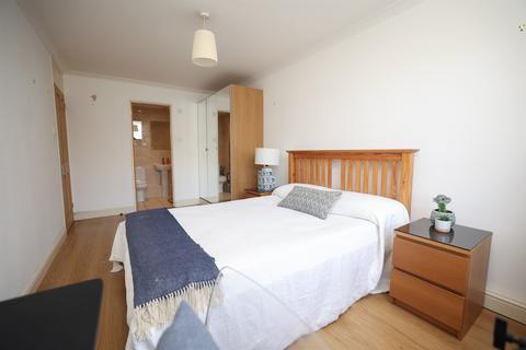 3 bedroom flat for sale - Goulden House, SW11 3HG