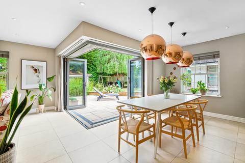 23 Links Road, Ashtead, KT21 2HB