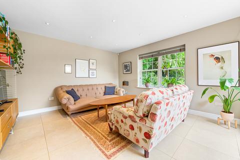 23 Links Road, Ashtead, KT21 2HB