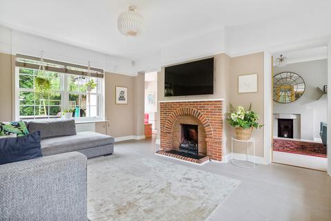 23 Links Road, Ashtead, KT21 2HB