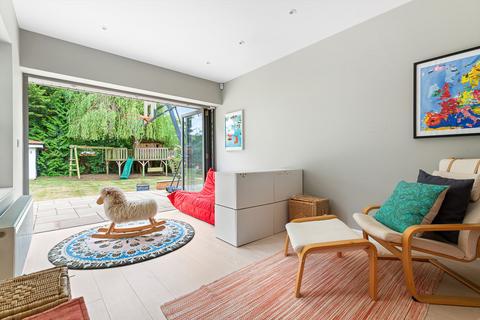 23 Links Road, Ashtead, KT21 2HB