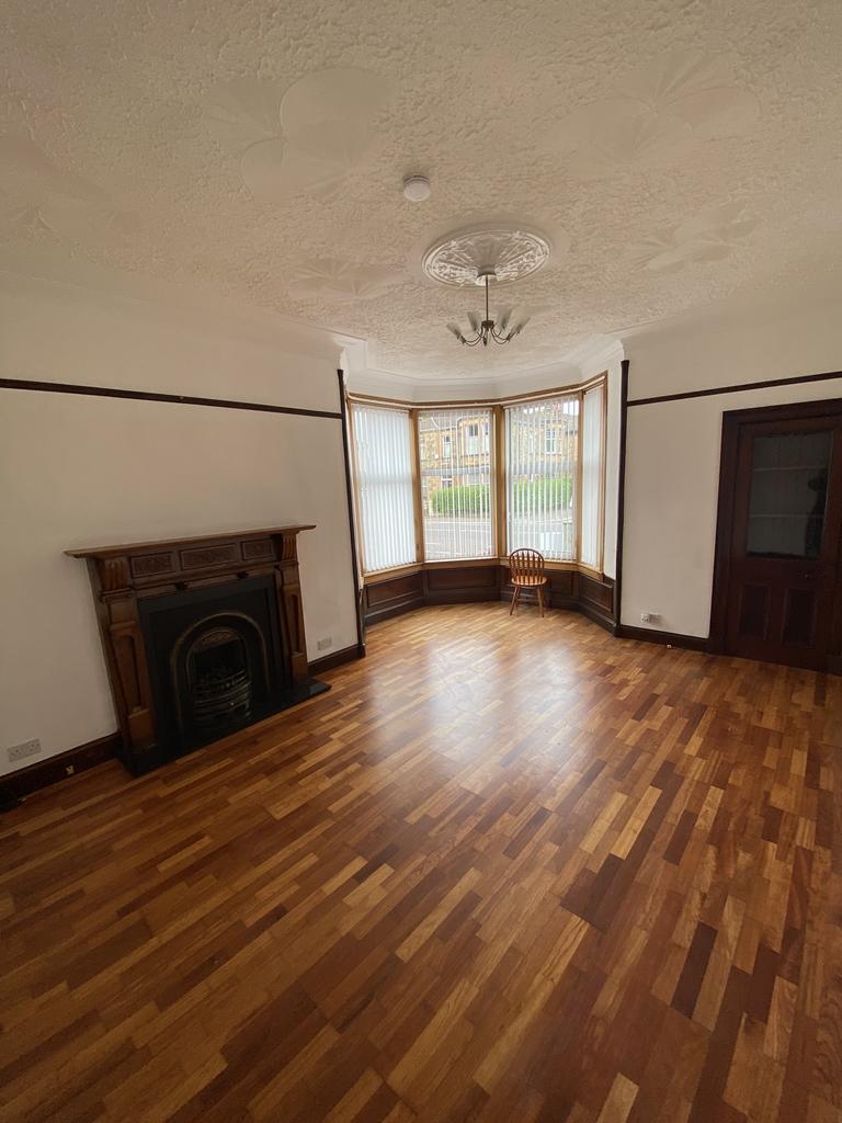 Drumoyne Avenue, Govan, Glasgow, G51 2 bed flat £799 pcm (£184 pw)