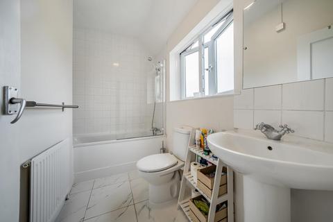 4 Aldrich Terrace, London, SW18 3PU