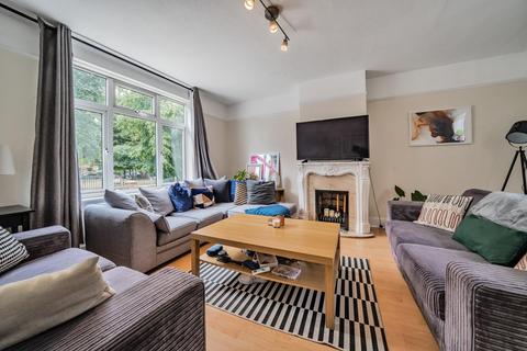 4 Aldrich Terrace, London, SW18 3PU