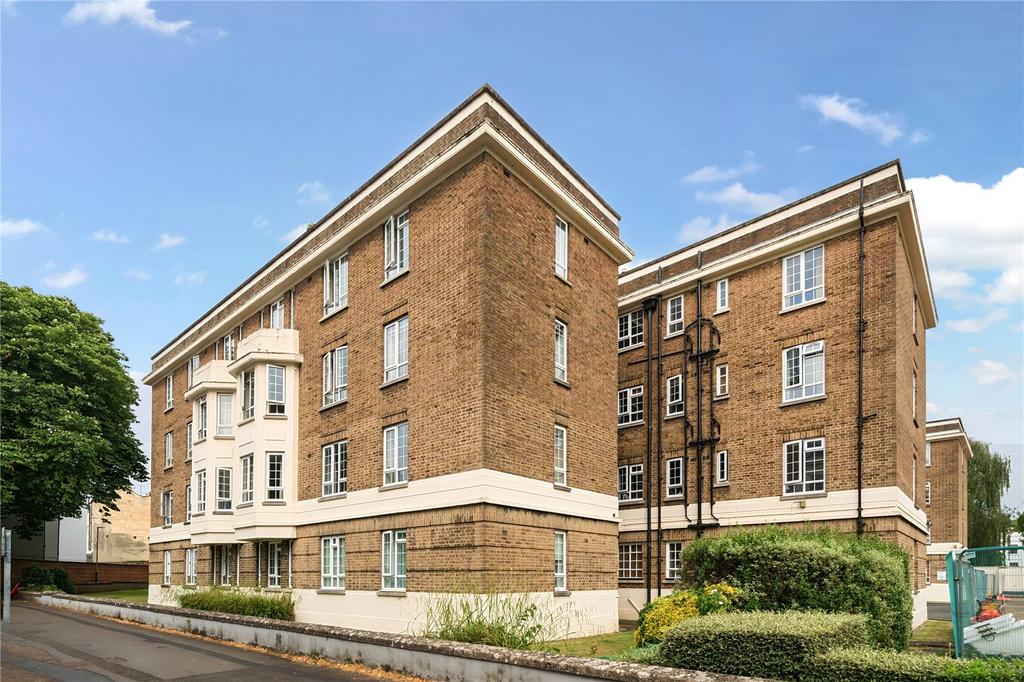 Cambray Court, Cheltenham, GL50 2 bed apartment for sale £230,000