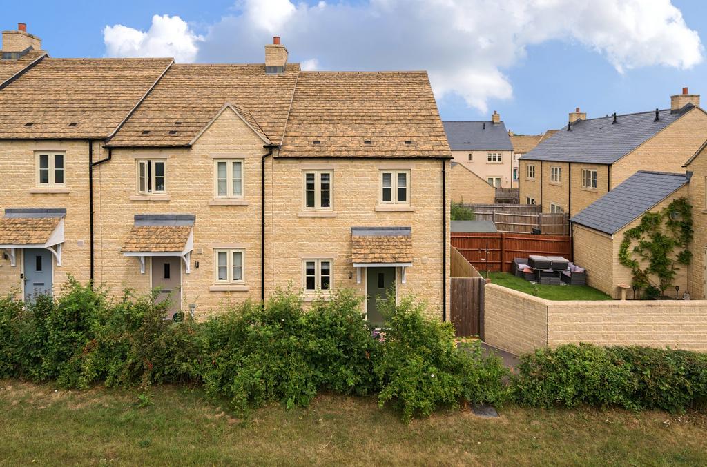 Box Close, Tetbury, GL8 3 bed end of terrace house for sale £330,000