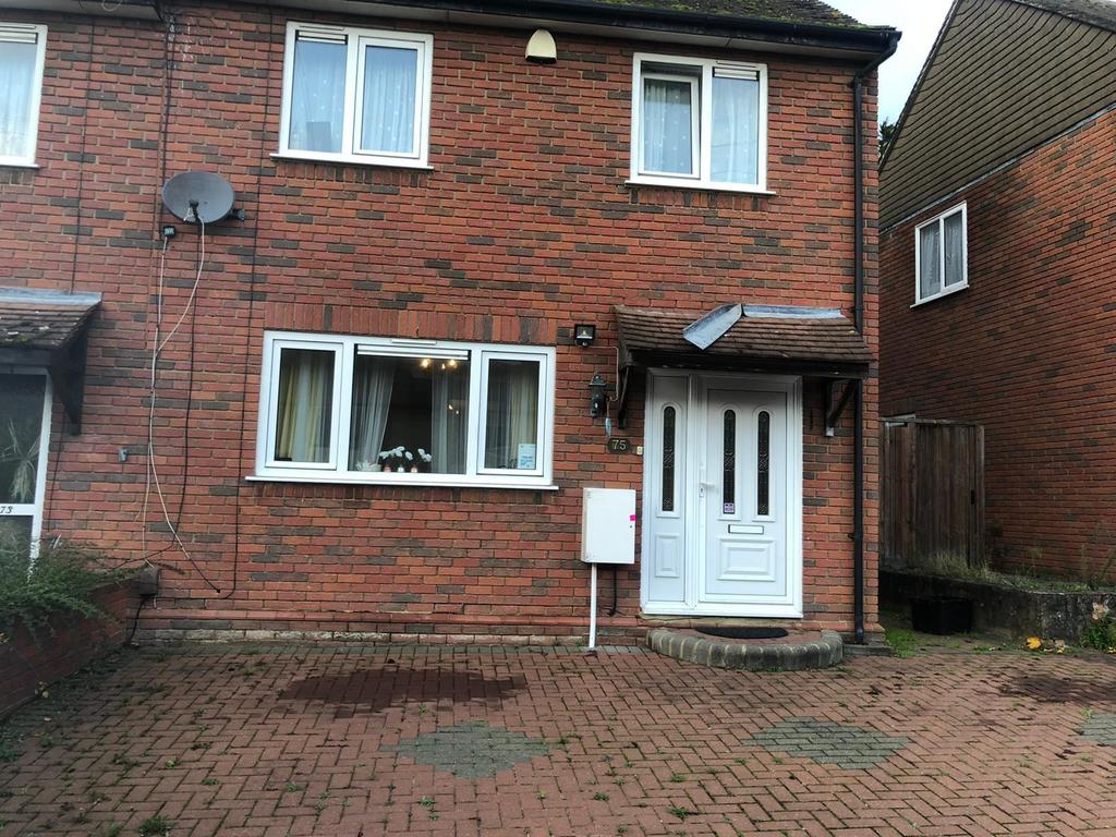 A Lovely 2 Bedroom House To Let in Chigwell