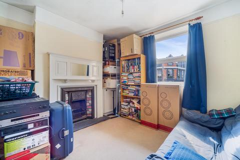 30 Albany Road, Brentford, TW8 0NF