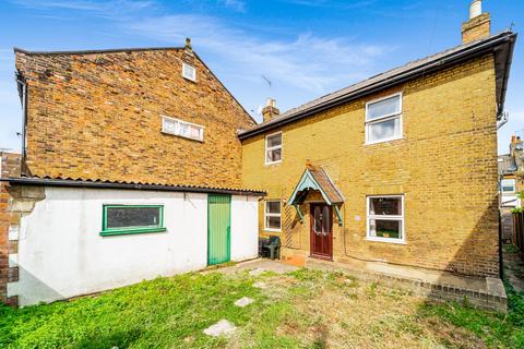 30 Albany Road, Brentford, TW8 0NF