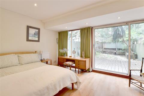 9 Tristan Square, London, SE3 9UB