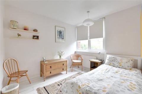 9 Tristan Square, London, SE3 9UB