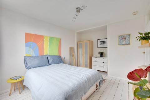 9 Tristan Square, London, SE3 9UB