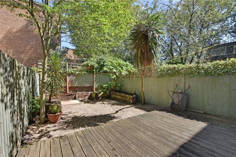 9 Tristan Square, London, SE3 9UB
