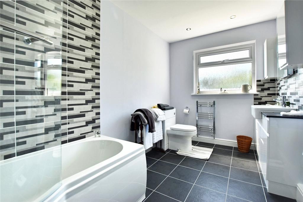 En-Suite Bathroom