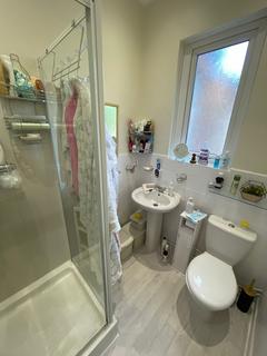 1 bedroom in a house share to rent - Gleaves road, Eccles, M30 0