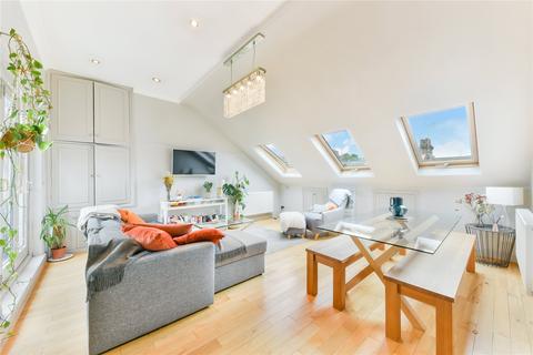 3 bedroom apartment to rent, Kathleen Road, London, SW11