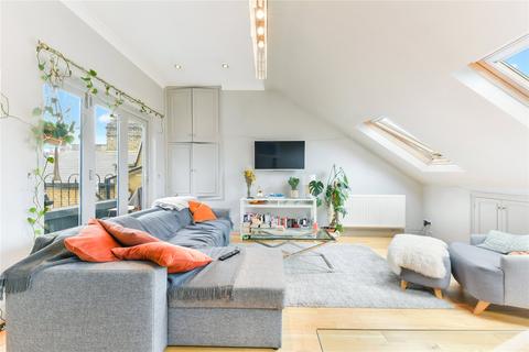 3 bedroom apartment to rent, Kathleen Road, London, SW11