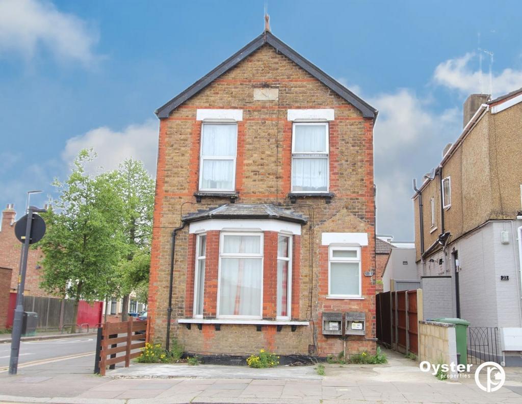 Wolseley Road, Harrow, HA3 2 bed flat £1,700 pcm (£392 pw)