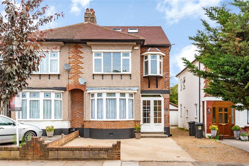 Aragon Drive, Ilford, IG6 4 bed semidetached house for sale £650,000