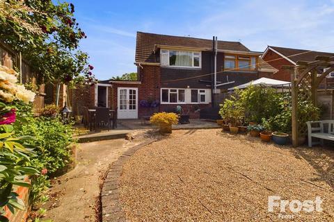 143 Denman Drive, Ashford, TW15 2AP
