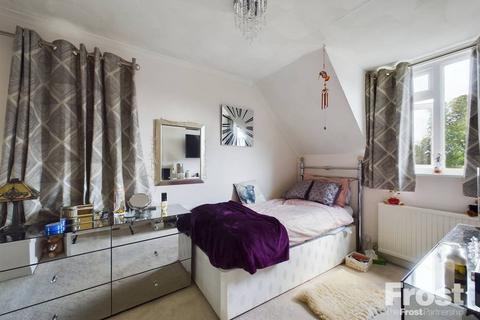 143 Denman Drive, Ashford, TW15 2AP