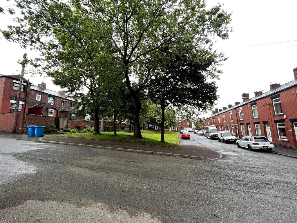Cornhill Street, Oldham, Greater Manchester, OL1 2 bed terraced house