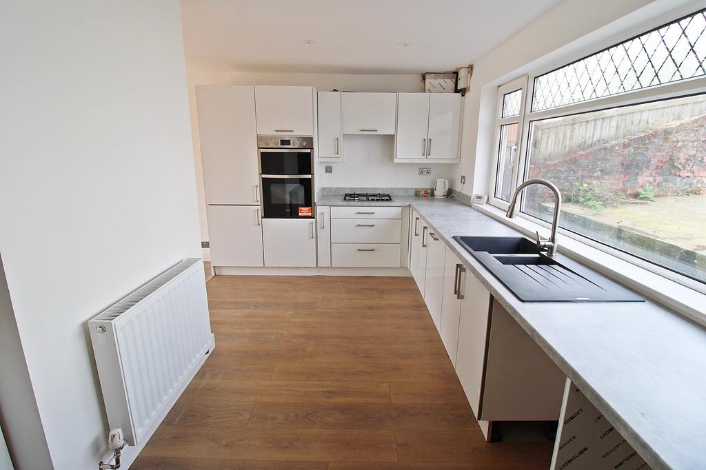 Tonyrefail, Porth CF39 3 bed terraced house for sale £145,000