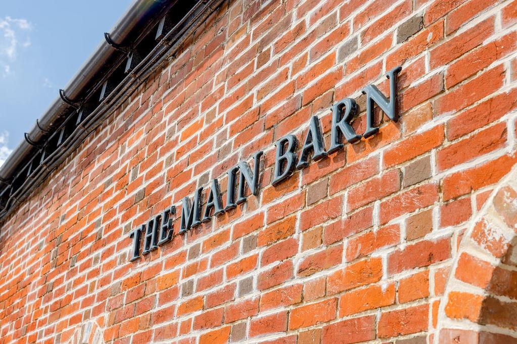 The Main Barn Fareham 3.jpg