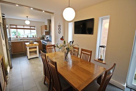 43 Beech Wood Drive, Tonyrefail, Porth, CF39 8JL