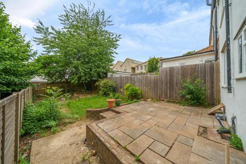 10 Alma Road, Chesham, HP5 3HB