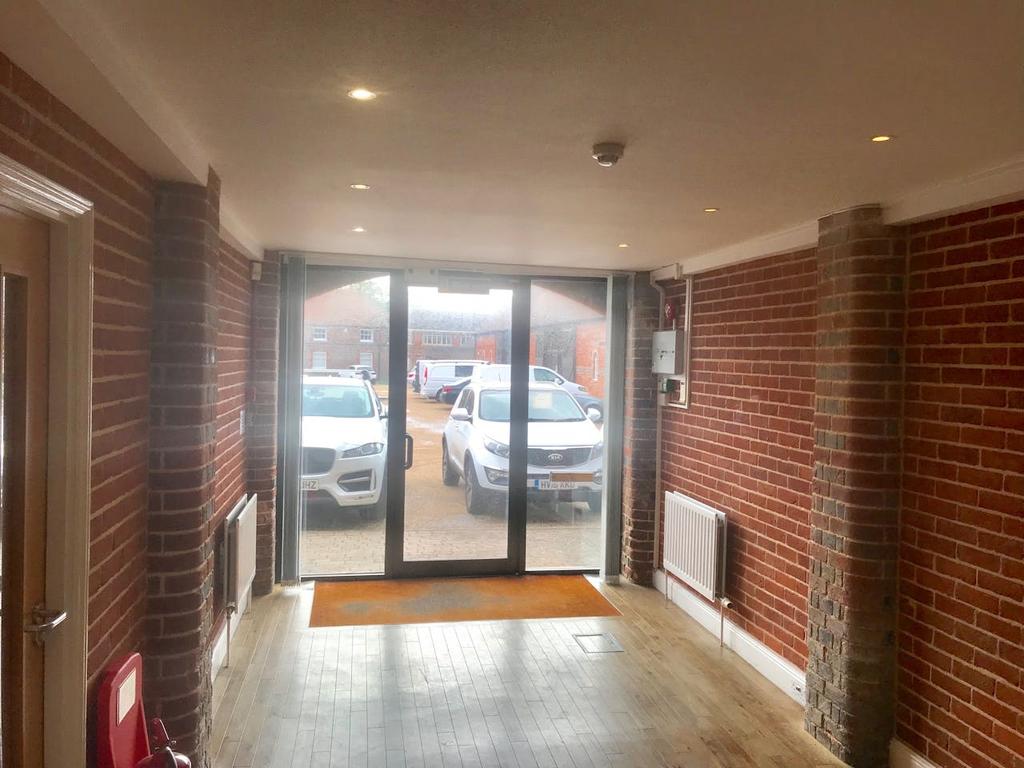 The Granary Cams Hall Estate, Fareham, PO16 8UT Office to rent £5,167