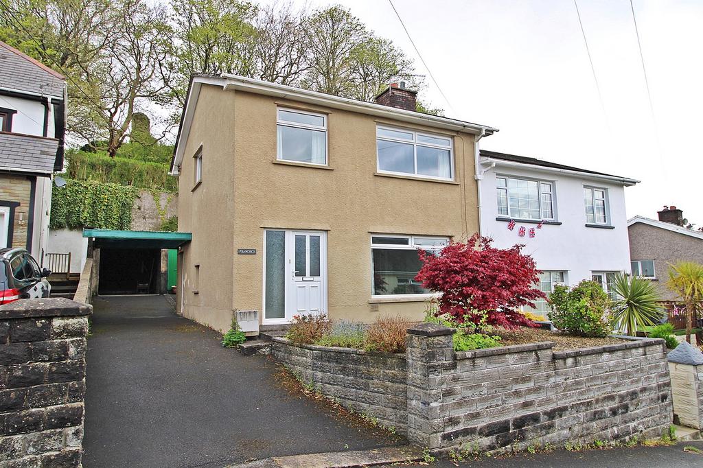 Llantrisant, Pontyclun CF72 3 bed semidetached house for sale £239,950