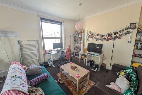1 bedroom apartment to rent, Holloway Road, London N19