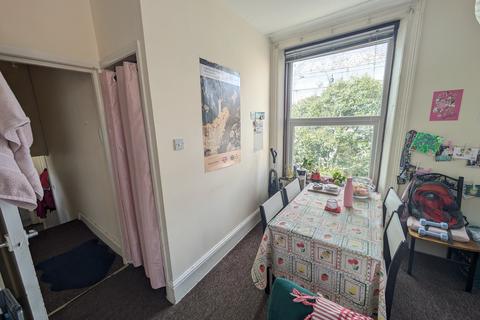 1 bedroom apartment to rent, Holloway Road, London N19