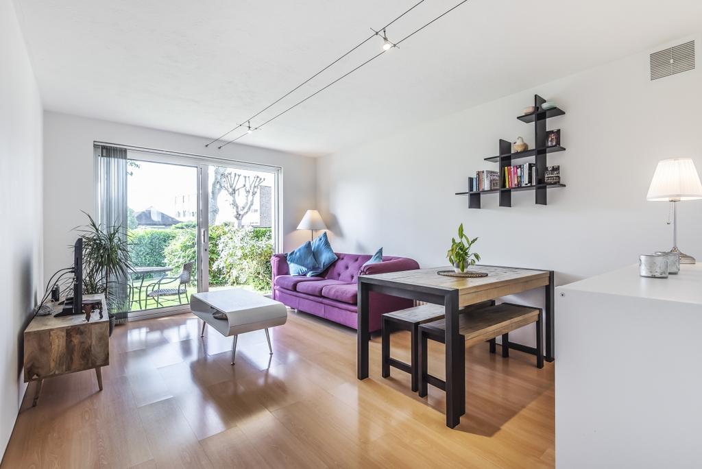Overbury Avenue Beckenham BR3 1 bed flat £1,350 pcm (£312 pw)