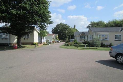 2 bedroom park home for sale, Bury St. Edmunds, Suffolk, IP31