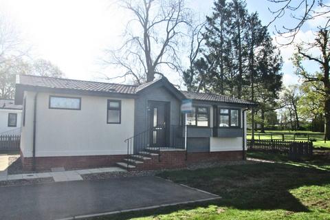 2 bedroom park home for sale, Bury St. Edmunds, Suffolk, IP31