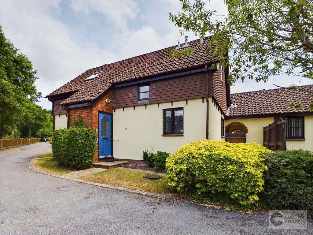 Longford Lane, Kingsteignton 2 bed end of terrace house for sale £165,000