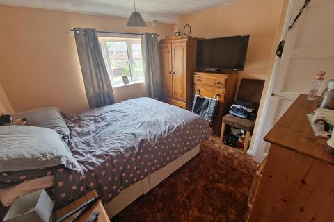 29 Langmead Road, Crewkerne, TA18 8DY