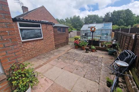 29 Langmead Road, Crewkerne, TA18 8DY