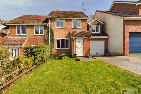 4 bedroom semi-detached house for sale, Coniston Road, Ogwell