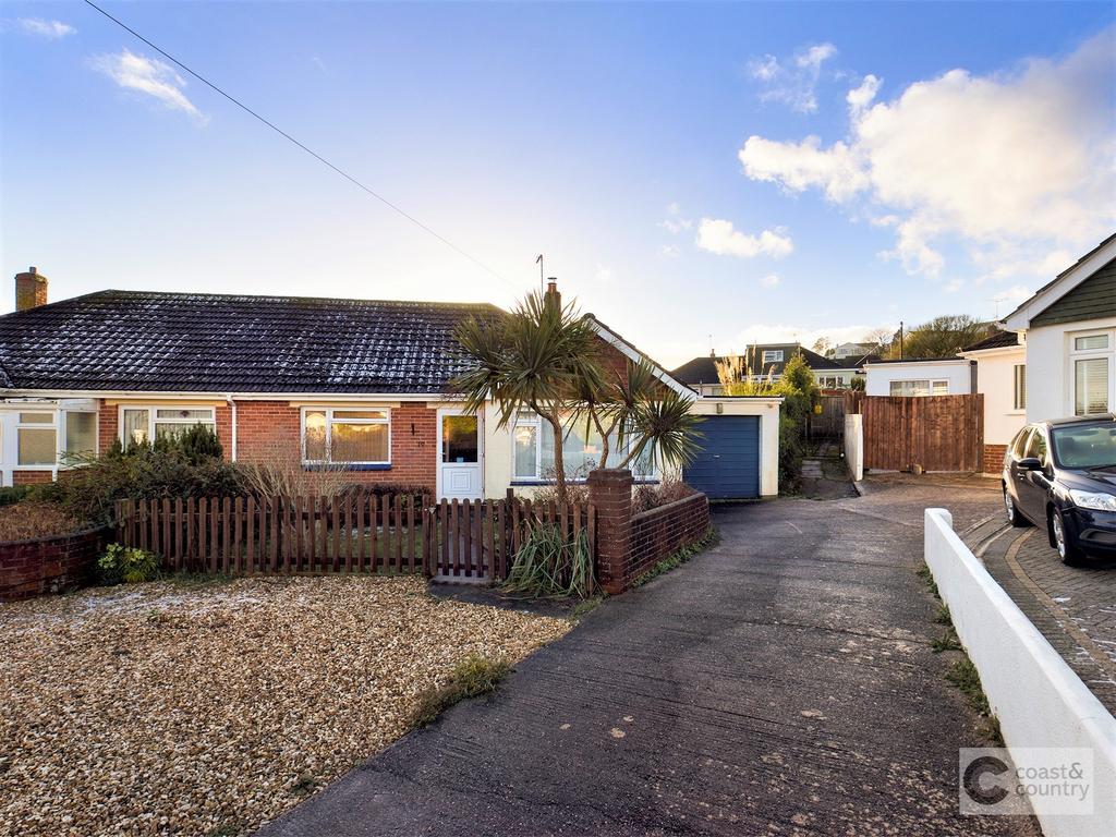 Coker Avenue, Torquay 2 bed semidetached bungalow £300,000