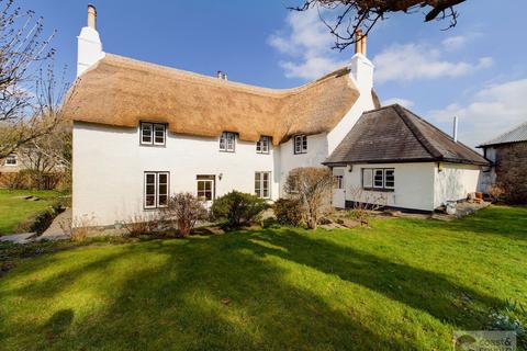 5 bedroom cottage for sale, East Street, Ipplepen