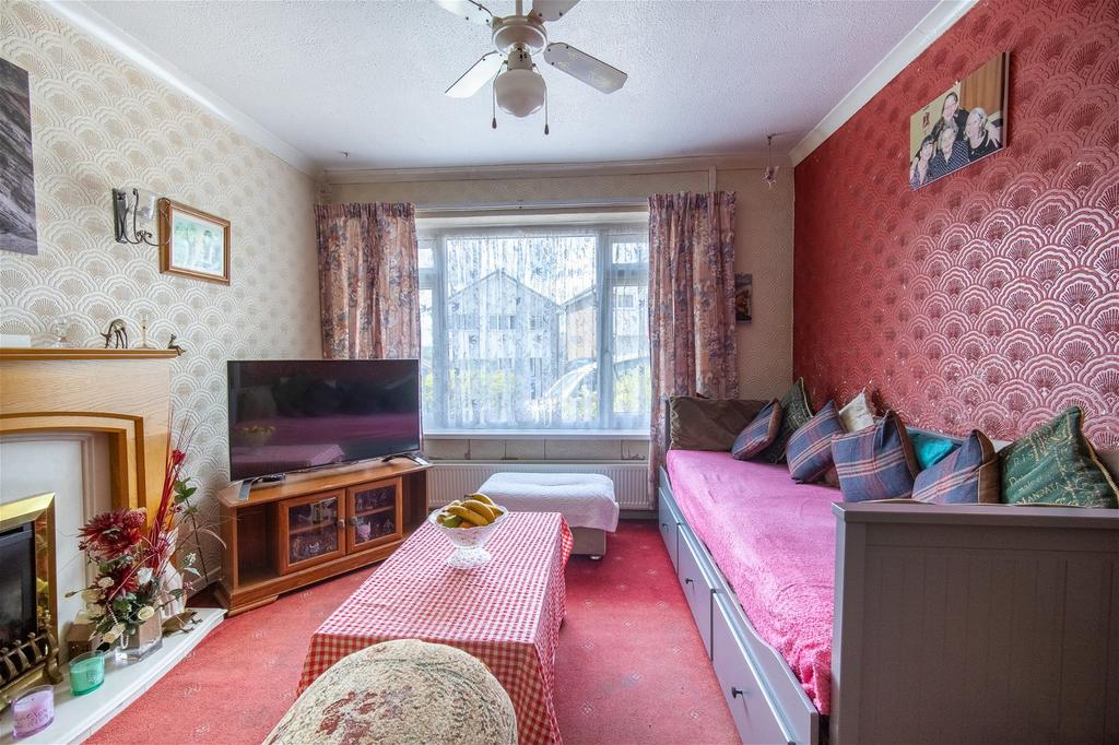Greenacre Drive, Bedwas, Caerphilly... 3 bed detached house £225,000