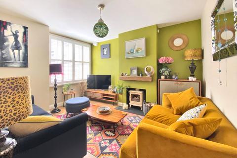 117 Longfellow Road, Worcester Park, KT4 8BD