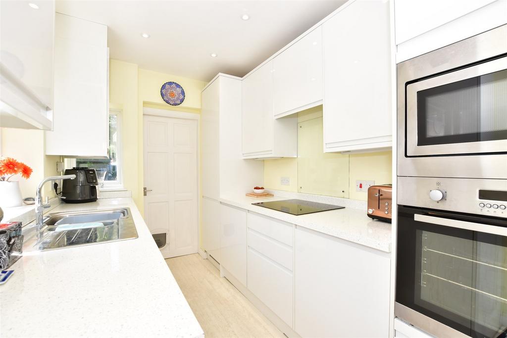 Victoria Street, Maidstone, Kent 2 bed end of terrace house for sale
