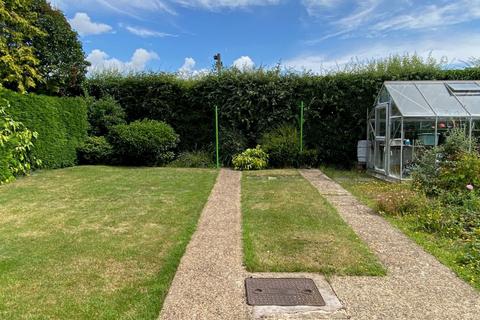 20 Dovecote Road, Roade, Northampton, NN7 2NE